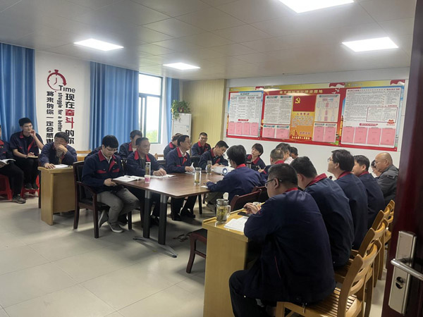 王伍升到建材研究室、建材公司調(diào)研